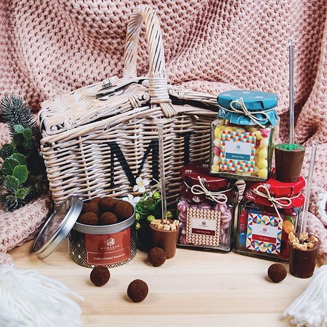 mubarak_london's tweet photo. Oh hello there the most cutest sweet hamper and is that all amazing Mubarak London sweets and treats we see there!! Who's excited for the relaunch tonight?
#hamper #sweets #sweettreats #halalhampers #halalgifts #cute #giftideas #gifts https://t.co/774DPvxxMH https://t.co/7tCp9AdWui