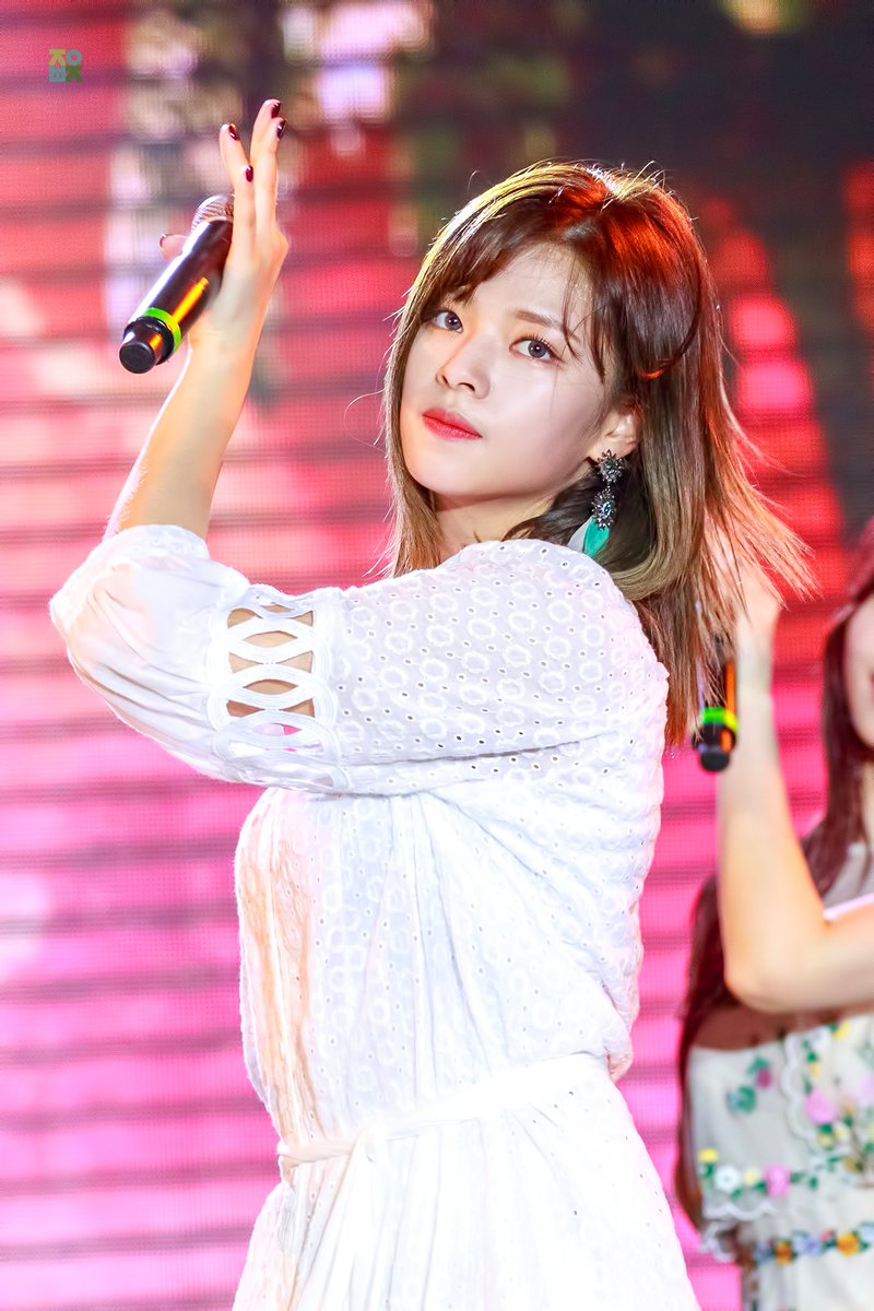 once_1101's tweet photo. 181201 GUAM
Dance The Night Away

#정연 #Jeongyeon #ジョンヨン
#트와이스 #TWICE https://t.co/4R8aJZBqBu