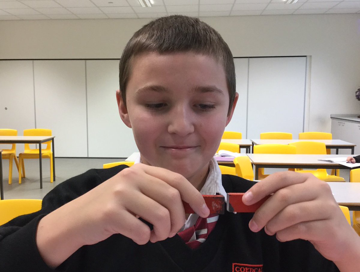 CoedcaeSchool's tweet image. Year 7 enjoying a fun lesson  investigating magnetic forces. Attraction and Repulsion!
#scienceisfun
#magneticforces