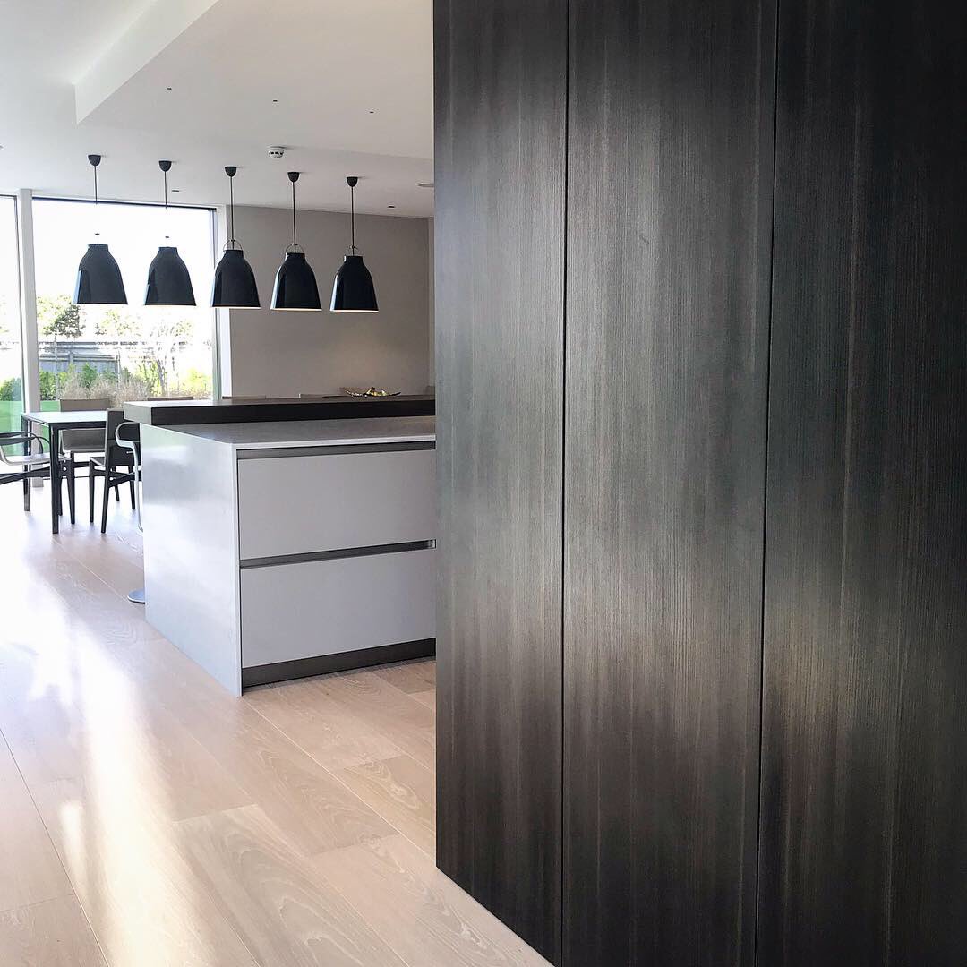 SieMatic_Chi's tweet photo. Beautiful day for a photo shoot with @lucy_davis_photography at one of our stunning @siematic_uk projects 👏🖤 #kitchenarchitecture #kitcheninterior #siematic #luxurykitchen #kitchengallery #designerkitchen #germankitchen https://t.co/eEbAZLXvSG