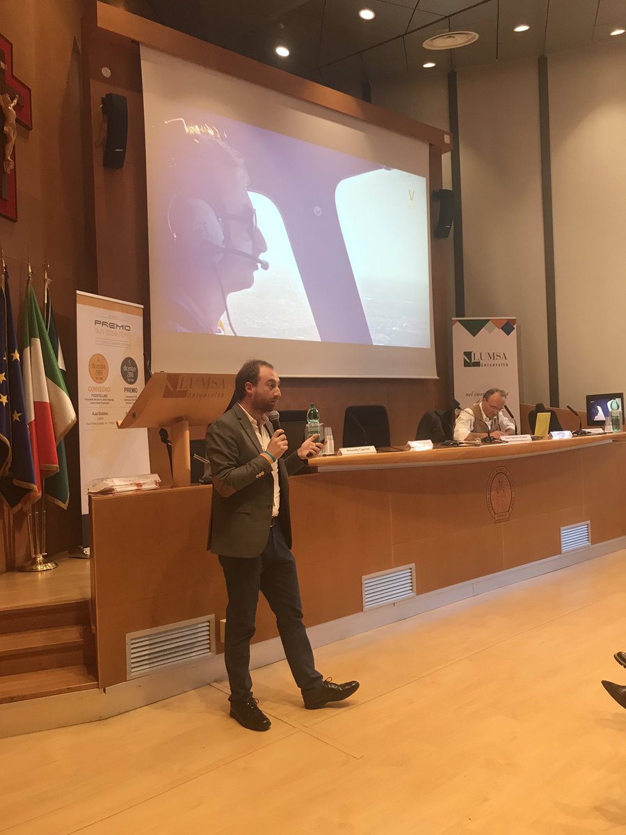 “In Tv ci vanno gli chef ma chi produce il cibo è chi lavora la terra”
Giuseppe Savino Founder di <a href="/VazappHub/">Vazapp Hub Rurale</a> #Foodtelling #PSB2018