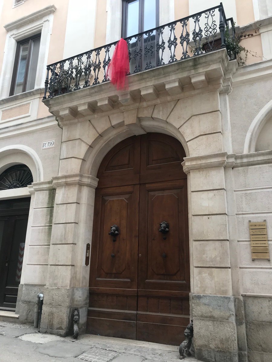 SEAServizi's tweet photo. @SEAServizi ha una nuova sede in #centro città! Da oggi ci trovate a #LAquila in📍Corso Vittorio Emanuele 139, al primo piano del settecentesco Palazzo Mannetti. Per contattarci ☎️0862 635316 📧info@sea.aq.it https://t.co/51vad0xG1s