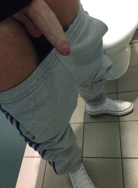 DickPicsCams's tweet photo. https://t.co/vEwyn7rtiB https://t.co/rwPixEtU3P