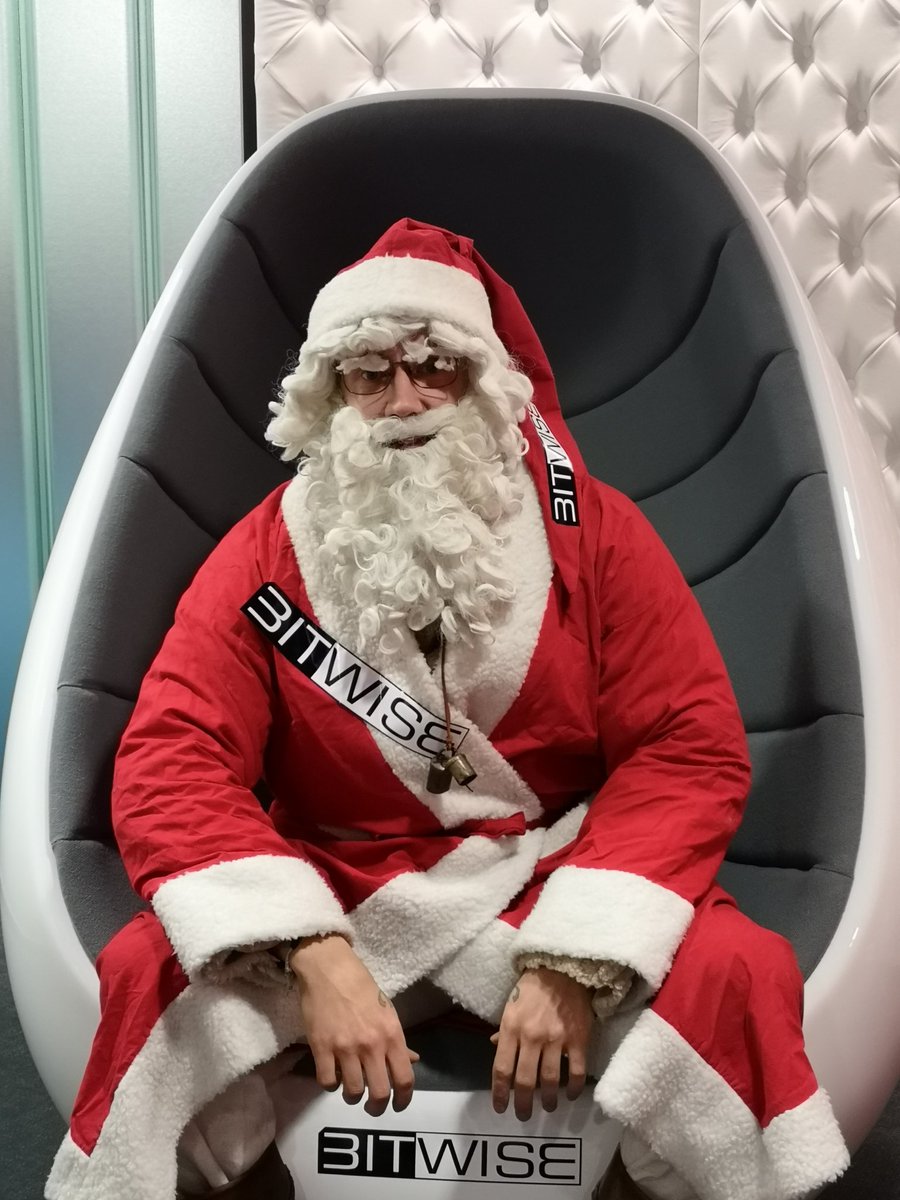 BitwiseOy's tweet photo. Bitwise-pukki saapui @Kampusareena'lle! Tapaa pukki ja poikkea glögille &amp; lakulle Rekrykopille 🎅 #joulupukki #tty #kampusareena #bitwiser https://t.co/f3p6Hgw0Qv