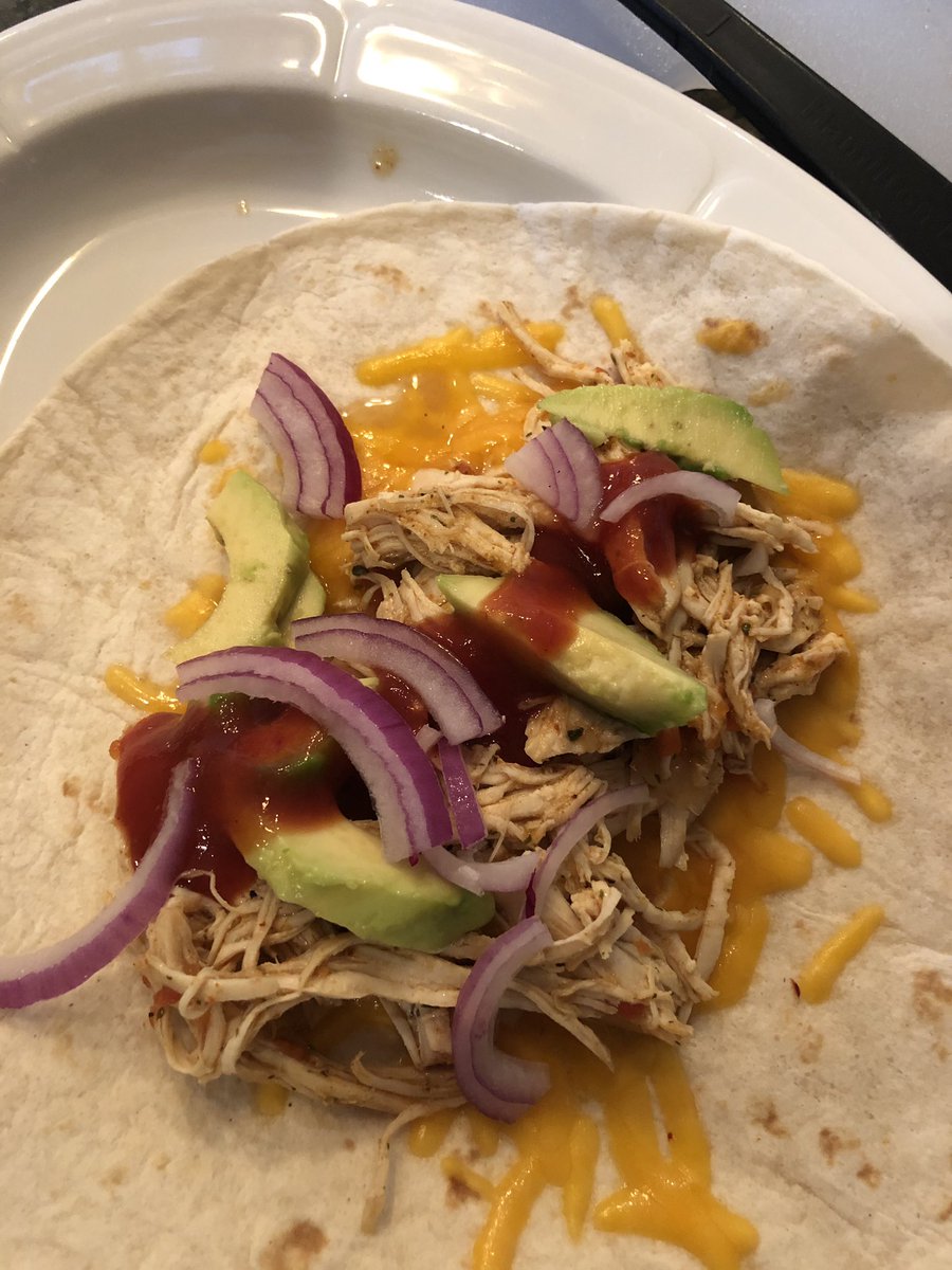 smileyradioshow's tweet photo. I made chicken tacos in the instapot for lunch and made cheese fondue and crab legs for dinner last night! #chefsmiley https://t.co/0bY4hRXpIQ