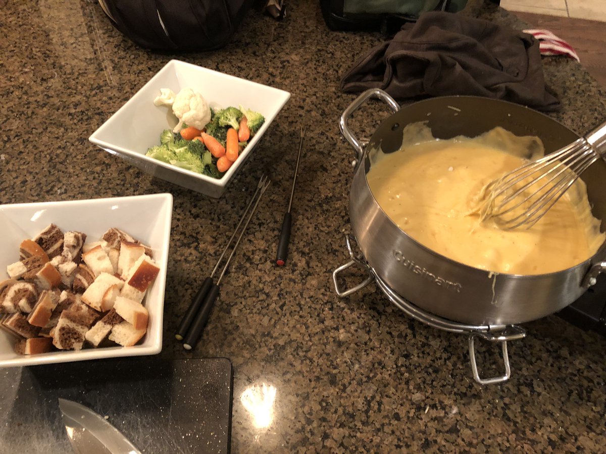 smileyradioshow's tweet photo. I made chicken tacos in the instapot for lunch and made cheese fondue and crab legs for dinner last night! #chefsmiley https://t.co/0bY4hRXpIQ