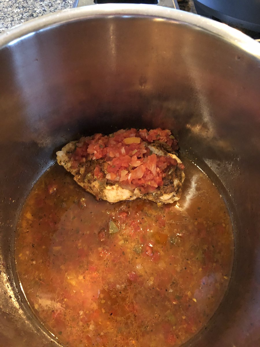 smileyradioshow's tweet photo. I made chicken tacos in the instapot for lunch and made cheese fondue and crab legs for dinner last night! #chefsmiley https://t.co/0bY4hRXpIQ