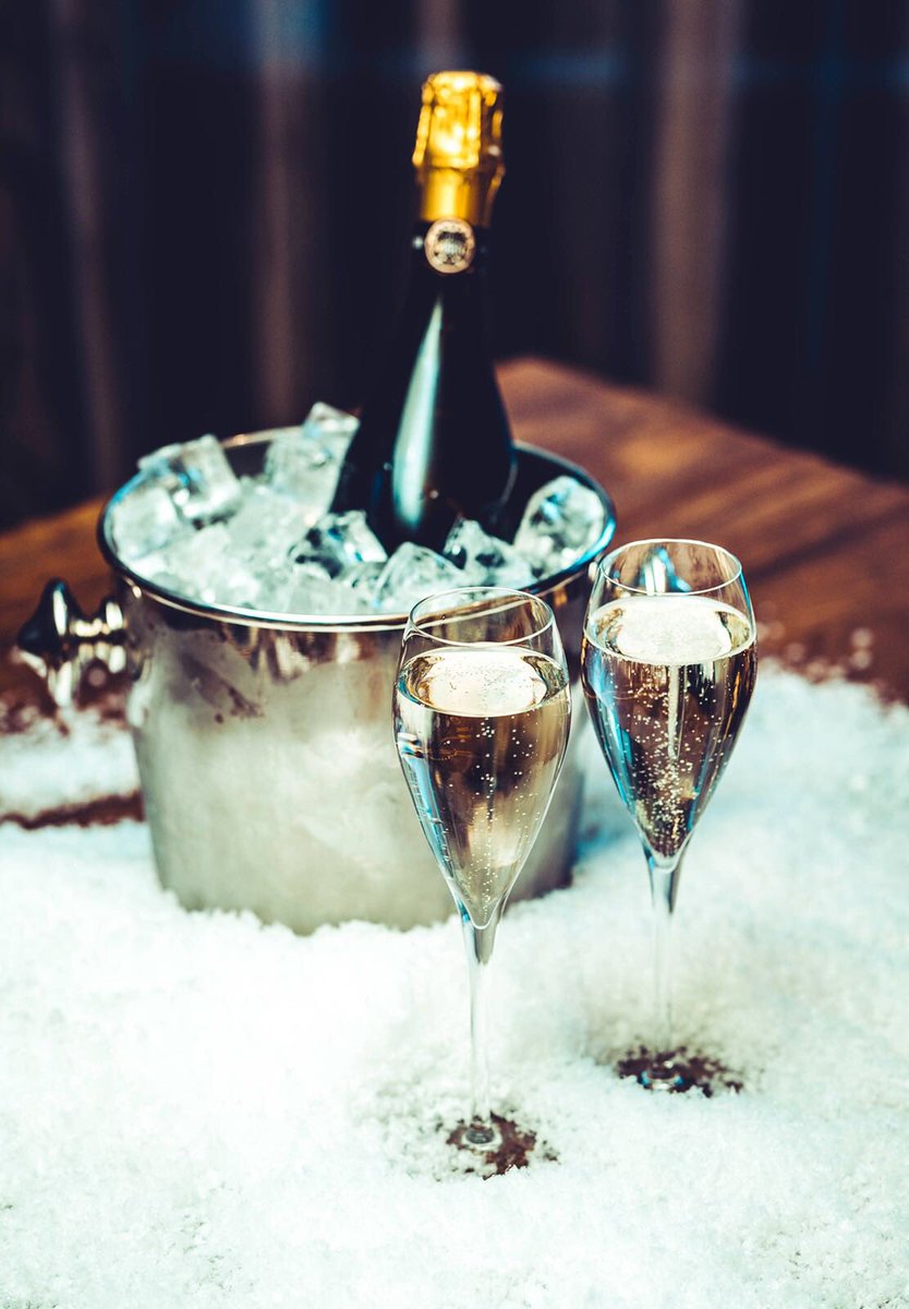 KellyTanton's tweet photo. “It’s the most wonderfull time of the year” #thegrandyork #visityork #conferences #teambuilding #Eventprofs #meetinthemiddle https://t.co/7KbhQLaJJW