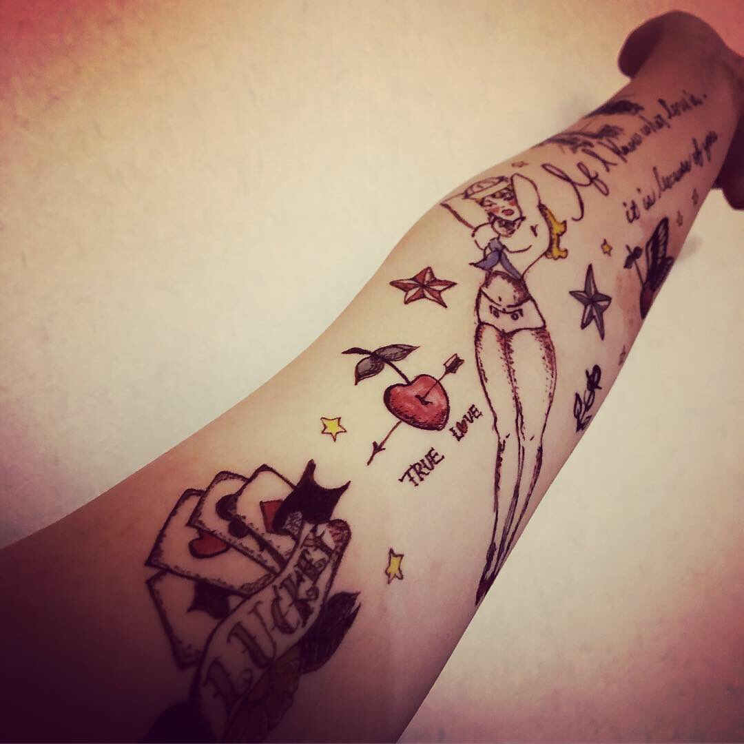 bebe_trunk's tweet photo. If I know what love is, it is because of you.
.
.
.
#tattoolike
#bbpencils
.
もし僕が愛とは何かということを知っているとすれば、それは君のおかげだ。-helmann hesse https://t.co/7D8MVIAHvo