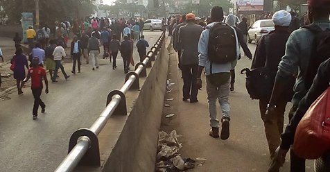 Tuko_co_ke's tweet photo. Section of Nairobi residents give Mike Sonko piece of their mind after lifting matatu CBD ban
#matatucrackdown
#MatatuCBDBan
#MatatuBan
#MikeSonko
#NairobiCBD
https://t.co/aIYZ18acjr https://t.co/F3fmCdpBme