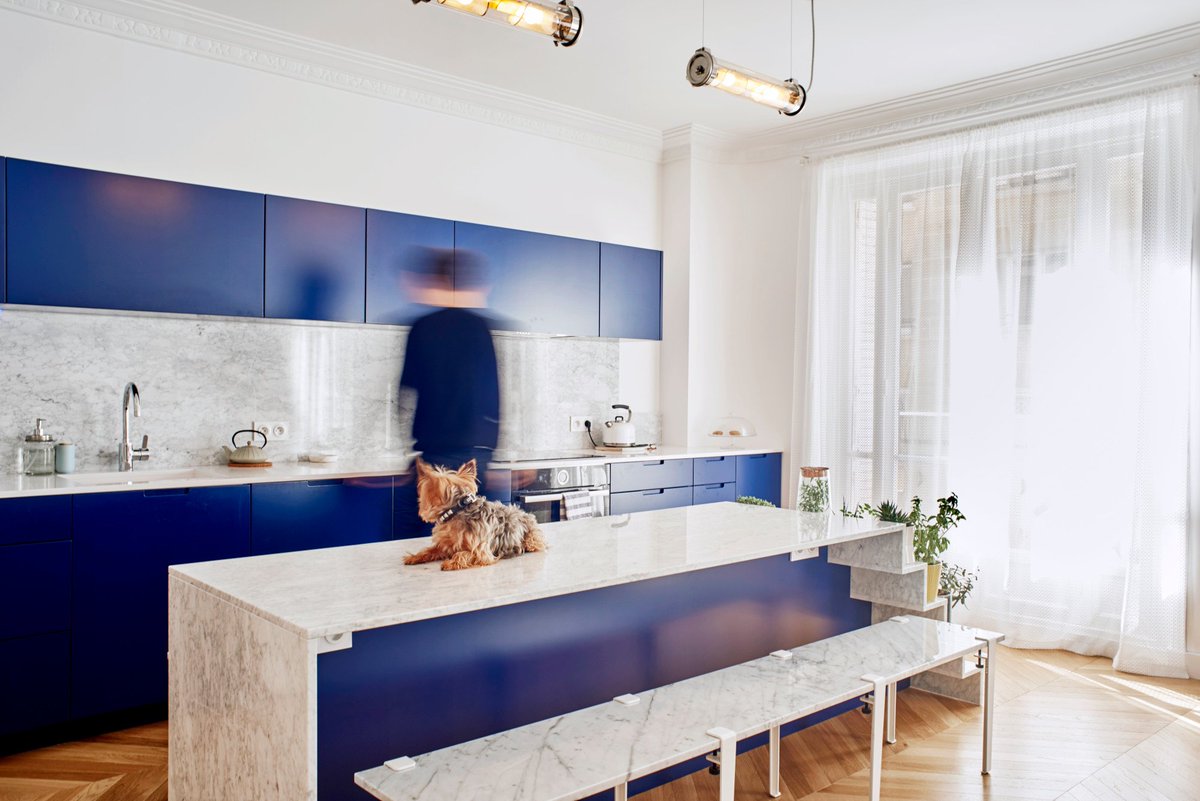 Elgar, Musset GR: our "originals" illuminate a Parisian flat renovated by Jcpcdr Architecture with a mix of Haussmanian charm and modernity.
©Maxime Leyvastre #architecture #luminaire #design