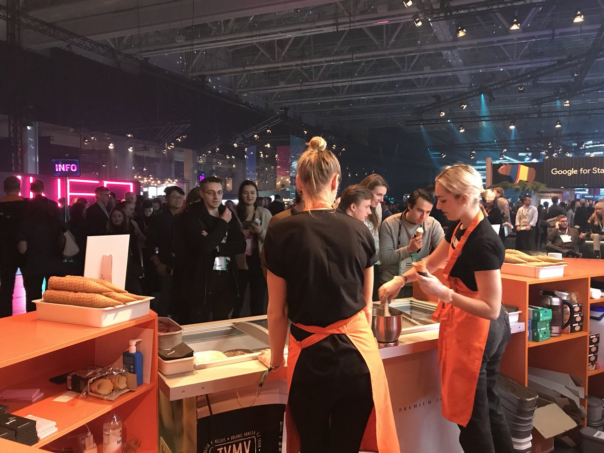 BrittanyEthers's tweet photo. Need to cool down or recharge at #slush18? Drop by #PwCxSlush booth for free #PwCCool ice cream, charging points and opportunities to connect: https://t.co/UT39UQCyP3 https://t.co/JMAzwr1Zmz