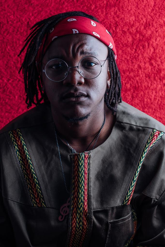 TheTouchdown326's tweet photo. #BusinessWithSloo |Tues 1-2pm| @SlooPhaho
@FezekileDumisa (pictured) & T.Em are on the show discussing their music publishing company, @honestdecibels which they founded this past October.
Listen out for their new music during the break!
#TouchHD #EpicContent https://t.co/udPww0Ktdo
