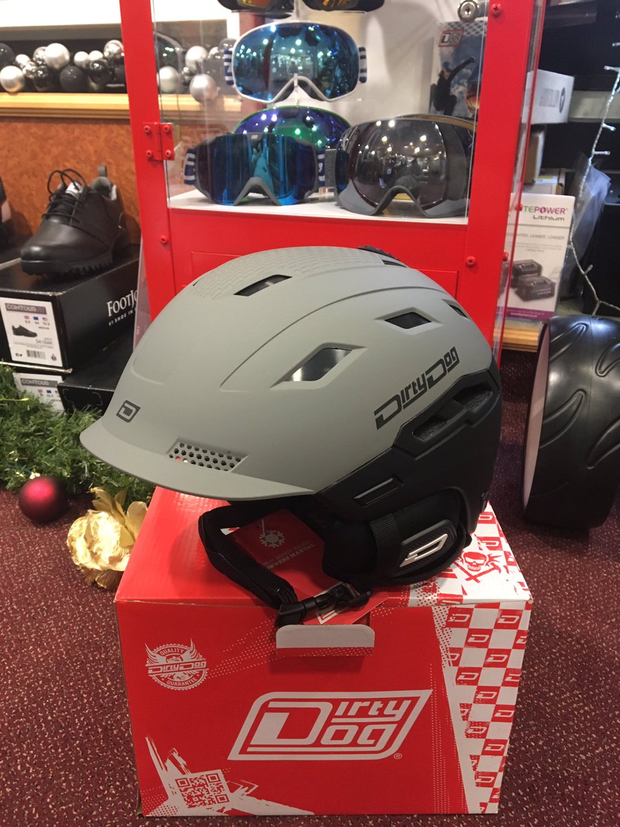 HendriksenGolf's tweet photo. Let’s have another @DirtyDog giveaway. Like &amp; Retweet to have a chance to win this Men’s Crater ski helmet #SantaDan https://t.co/jI5YqL230h