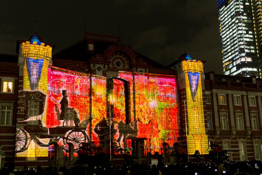 Rishiv123's tweet photo. #projectionmapping has a growing demand for retail application because of its use in the #Retail sector to engage customers by providing information (using #visualeffects) regarding use &amp; benefits of products or services. Know More@ https://t.co/N0giXLEkSi
#Entertainment #4D #3d https://t.co/3wGBaznhUZ
