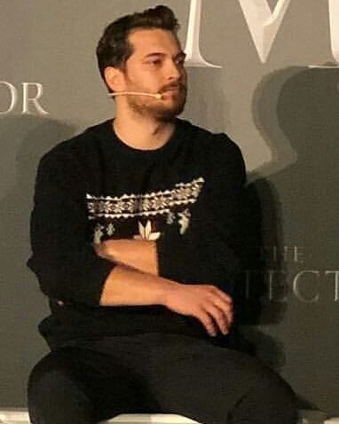 CagatayU_ArgOF's tweet photo. Çağatay Ulusoy en la Conferencia de prensa de The Protector en el palacio Çırağan #ÇağatayUlusoy #TheProtector #netfk https://t.co/v9UPXMnekz