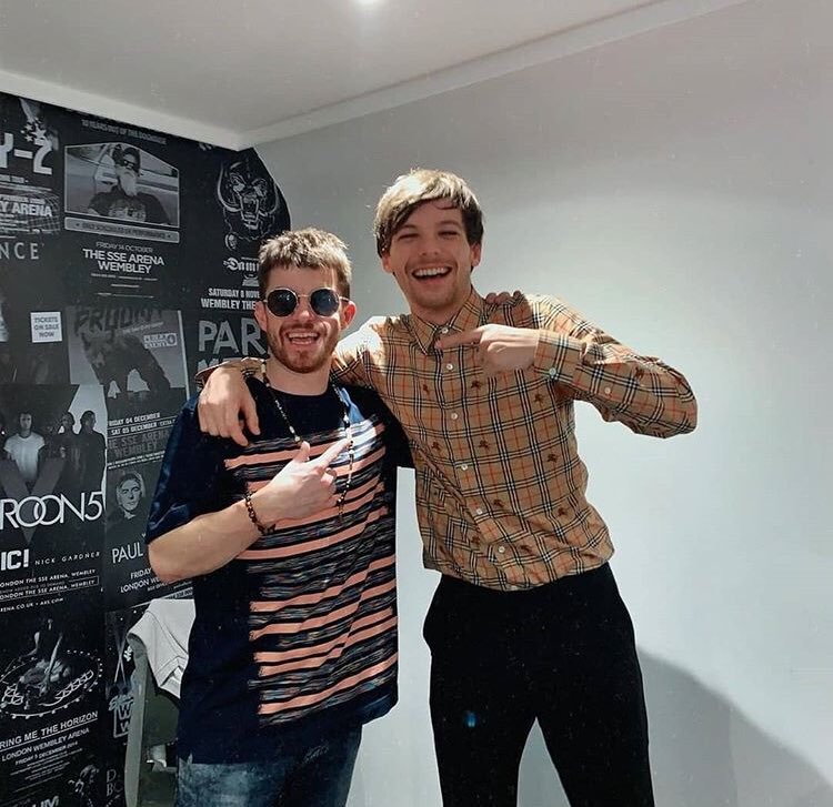 back2utommo's tweet photo. ||Louis with Anthony VIA Anthony’s Instagram!!
Still so happy for Louis with the outcome of this weekend! Look how happy he is, I can’t wait to see him do more big things soon💕
#LouisTomlinson #AnthonyRussell #XFactorFinal #Louis #Tomlinson https://t.co/YnHhtJtW3e