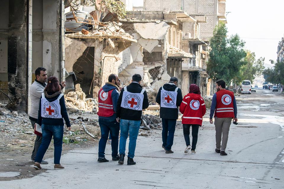 SARC_Aleppo's tweet photo. Accompanied by @ICRC_sy, we conducted several field visits  to #relief committees, #medical points &amp; homes of #returnees in addition to some families from #Afrin to assess the #humanitarian situation and beneficiaries’ satisfaction with the relief services provided https://t.co/vsst5xRatZ