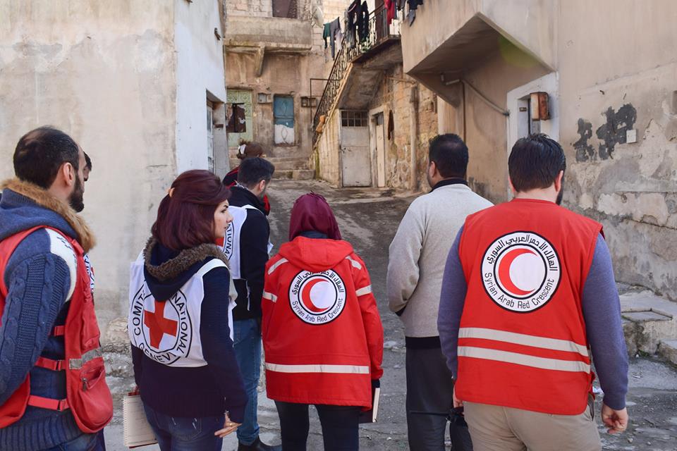 SARC_Aleppo's tweet photo. Accompanied by @ICRC_sy, we conducted several field visits  to #relief committees, #medical points &amp; homes of #returnees in addition to some families from #Afrin to assess the #humanitarian situation and beneficiaries’ satisfaction with the relief services provided https://t.co/vsst5xRatZ