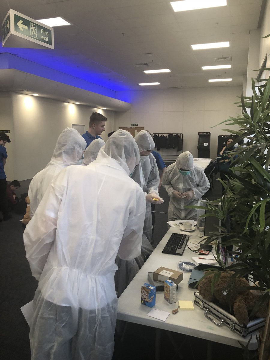 UnlockCyber's tweet photo. #csis investigating a #cybercrimescene with @Leonardo_UK #docyber https://t.co/6oEMmMCtfe