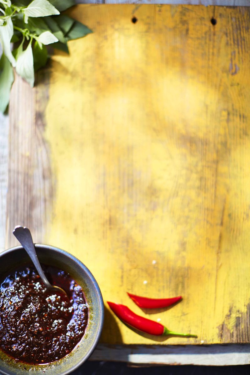 Red Curry of Whole Baby Chicken &amp; Minced Prawns with Sweet Basil &amp; Asian Vegetables articuleat.com/2018/12/04/red…