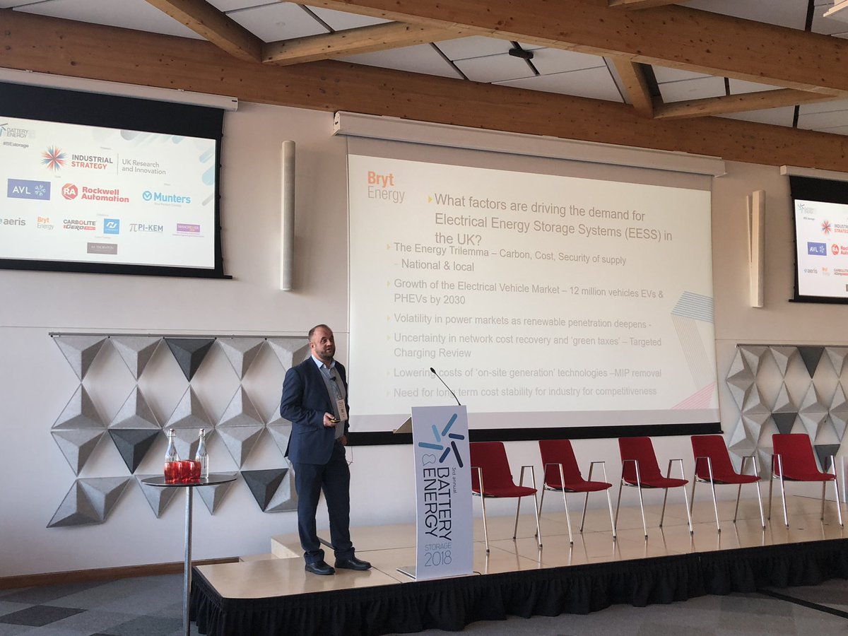 dominie_roberts's tweet photo. @BrytEnergy ‘s Rob Samuelson keynotes at Battery and Energy Storage 2018 #BEstorage https://t.co/EfvcIEtmQ1