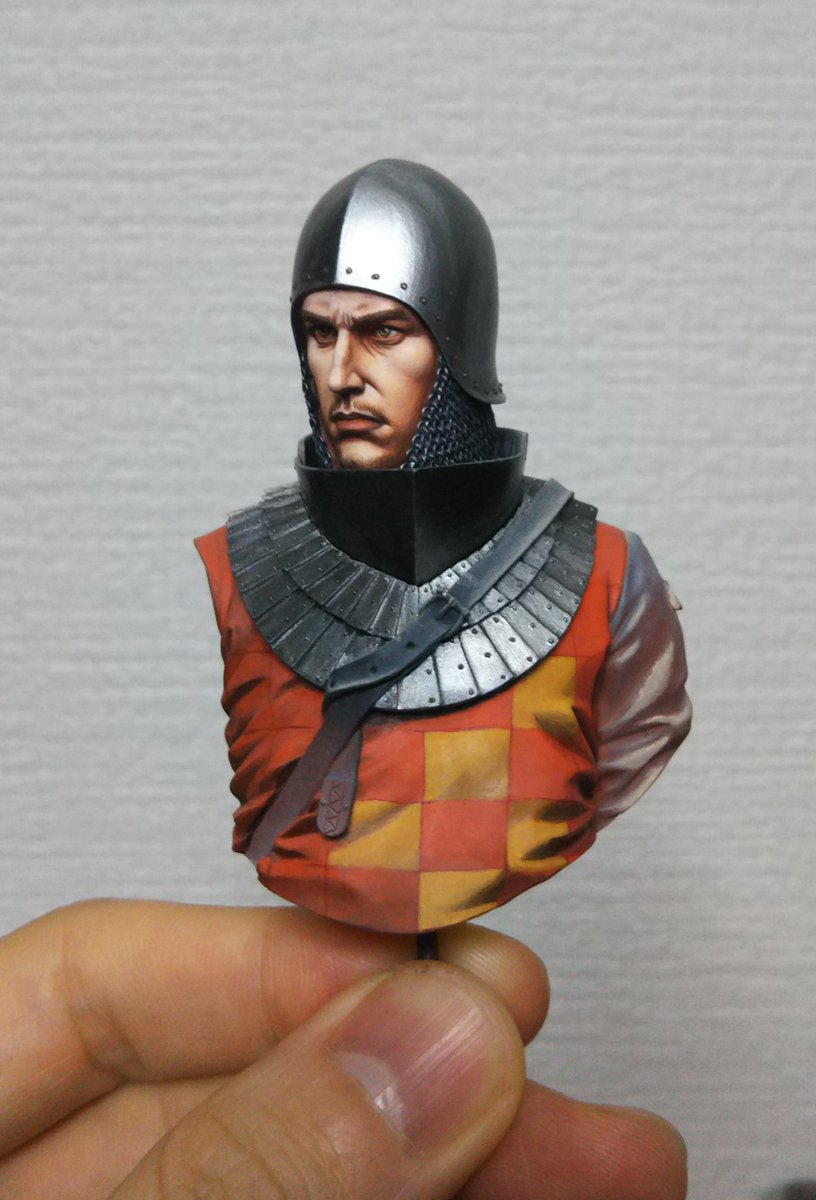 北山 優介 Yusuke Kitayama Youngminiatures 中世の騎士さんを久しぶりに進めています O ノンメタリックメタルの塗り方でメタリックを塗る トゥルーメタリックメタル Tmm で鎧や兜を塗り直しました キチンと塗れば やっぱメタリックもカッコいいです