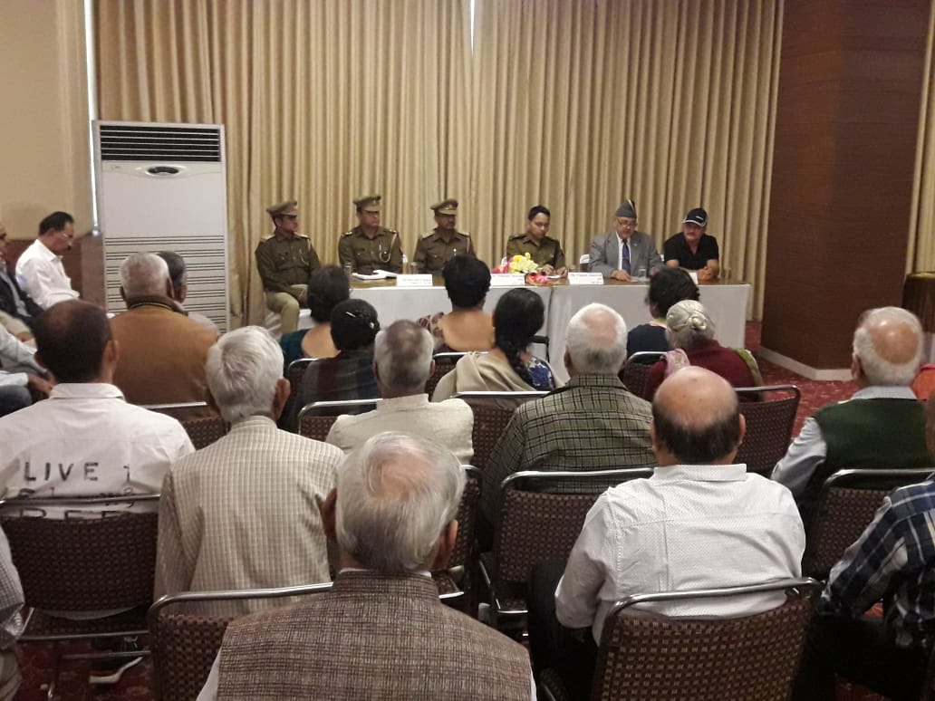 ADCP_C_Noida's tweet photo. #Senior citizen week🙏 don't feel alone, we are always with you😌 your safety our priority👮@noidapolice @igrangemeerut @upcoprahul @GRENONEWS @Uppolice @ajay85ldh @up100 @adgzonemeerut @JagranNews https://t.co/soZLPMLIao