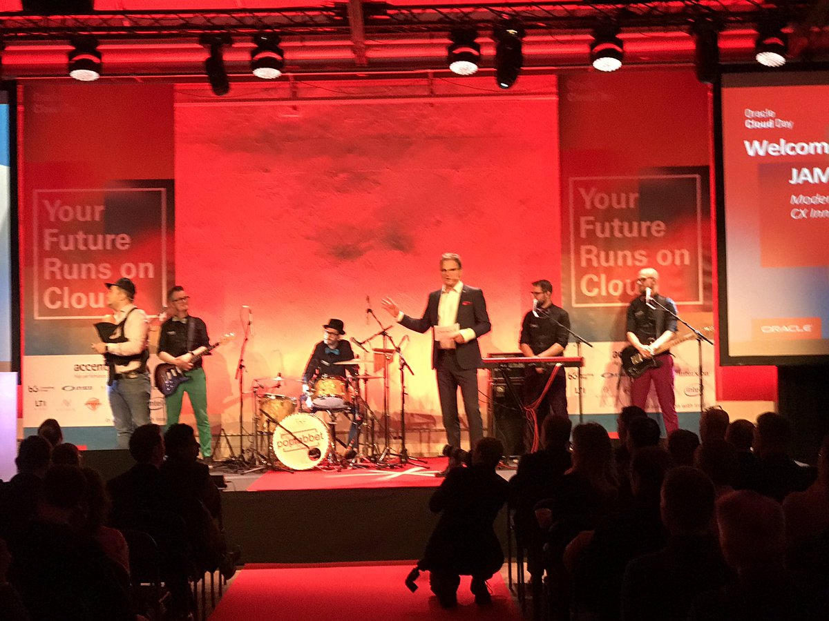 thomas_berg_33's tweet image. My man @JamesGFain kicking the #OracleCloudDaySE of at a packed Münchenbryggeriet. Livecast: go.oracle.com/LP=77864?elqCa…