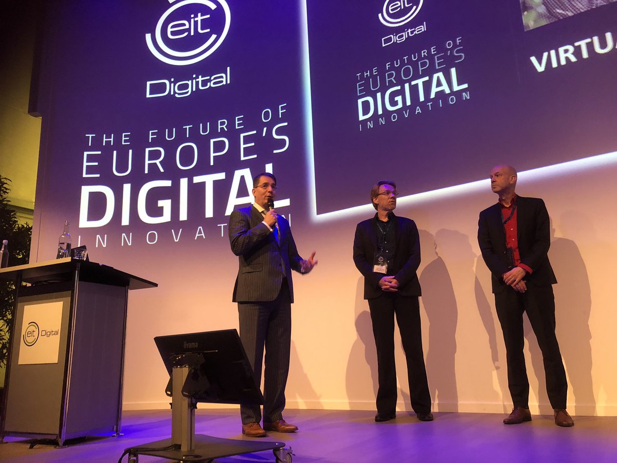 Exciting moment, @EssersEIT,  @johanjeuring from <a href="/uniutrecht/">Utrecht University</a>, @HenkvanZeijts from <a href="/dialoguetrainer/">DialogueTrainer</a> officially launch  the EIT Digital Innovation Activity the Virtual Training Doctor #Oefendoktor #innovationDay18