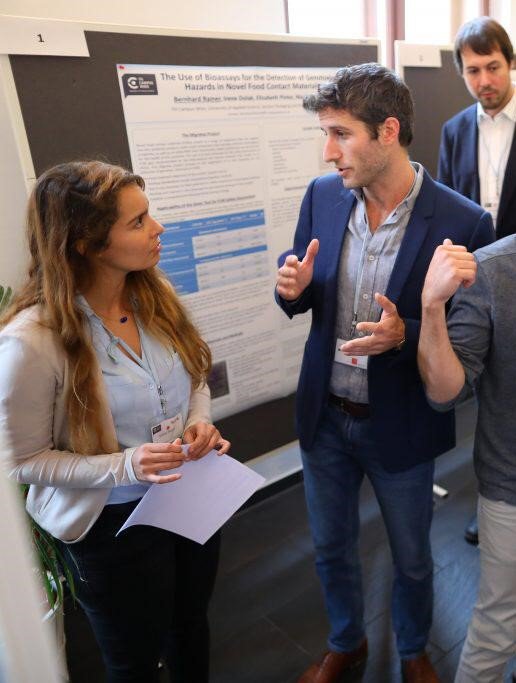 MelodeaLtd's tweet photo. David Leibler presenting Melodea's production of Cellulose Nanocrystals for packaging, coating, and paints at the final Actinpak conference in Vienna! #CNC #GreenTechnology #cellulose #nano #actinpak https://t.co/b6dBOHgJf5