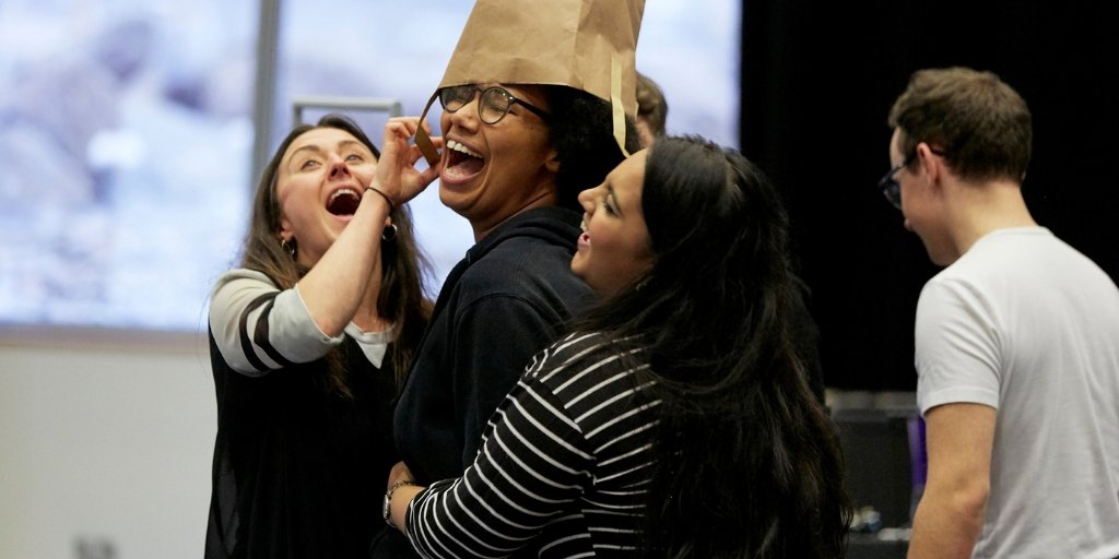 inthewrongcrowd's tweet image. Anyone can be a fairytale heroine. And they don't necessarily need to be rescued... A big shout out to our #AllNewSnowWhite @KuranDohil_ @Ovalhouse 12-30 Dec, book here &amp;gt; bit.ly/SnowOH