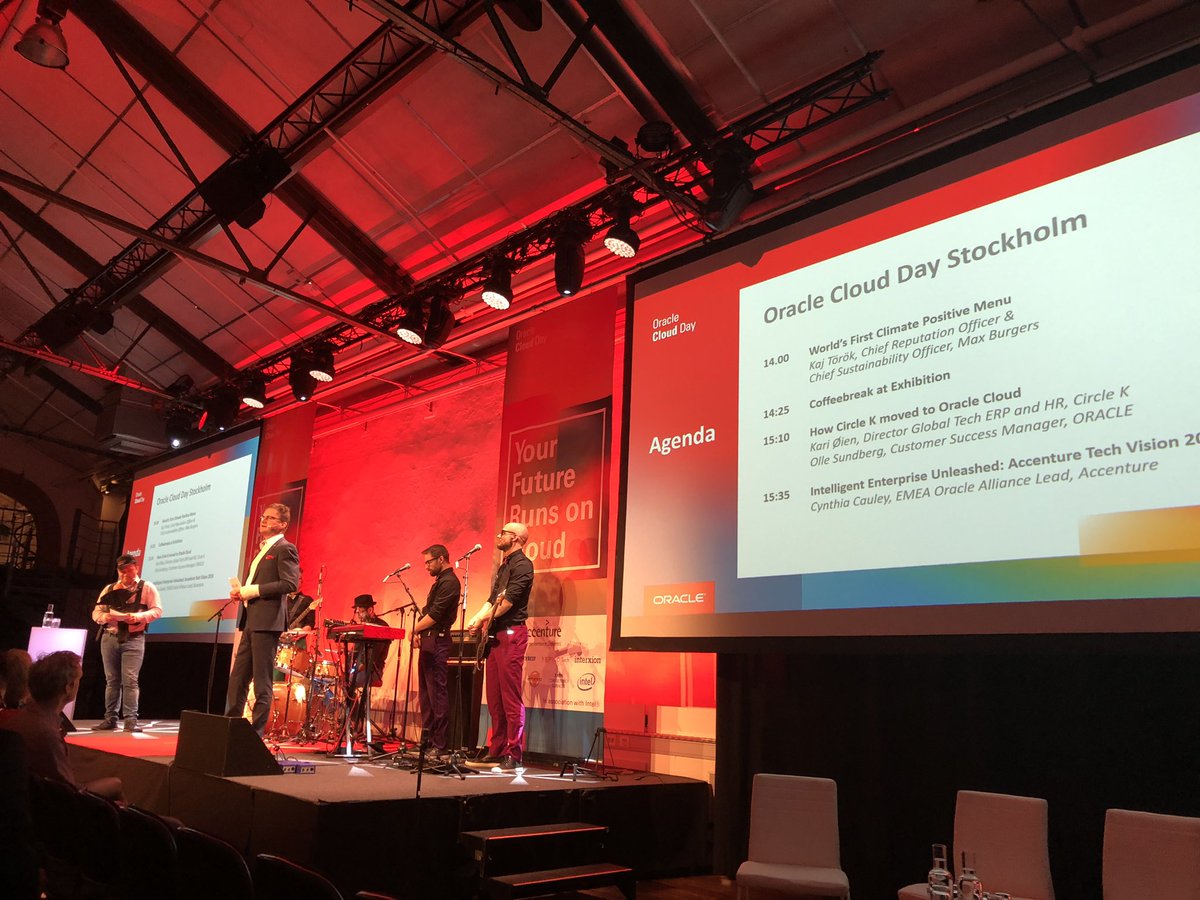 urbjon's tweet image. Vart är vi på väg? #oracleclouddayse