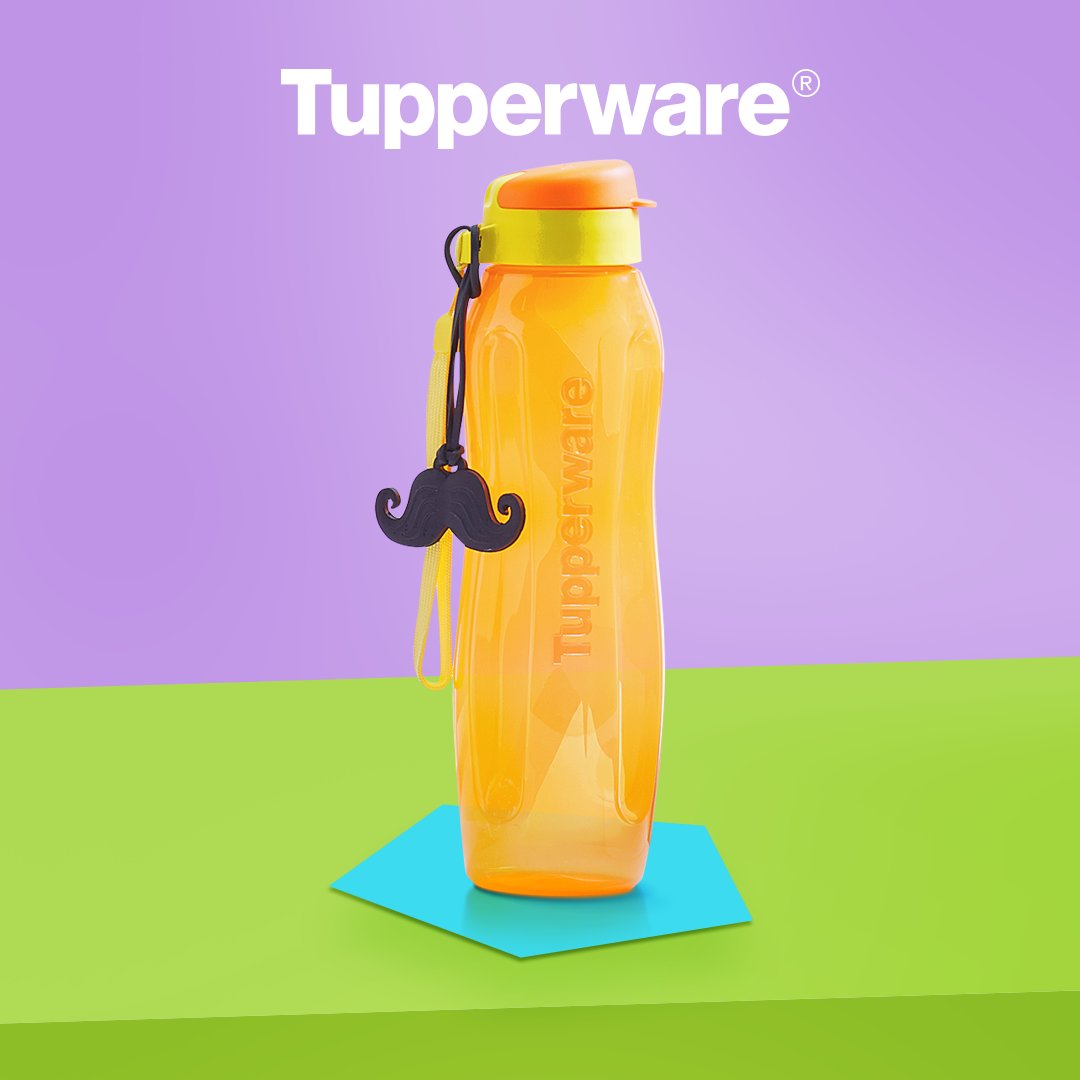 tupperwareID's tweet photo. Biar tidak tertukar dengan adik atau kakak di rumah, tulis nama kamu di Bottle Tag yang menggantung di New Eco Bottle (2). Hidup sehat dan tetap trendi, ya #PakeTupperware!
Miliki New Eco Bottle (2) with Gift sekarang di https://t.co/wNnZ8bOQZY . https://t.co/oUrP4FUcyM