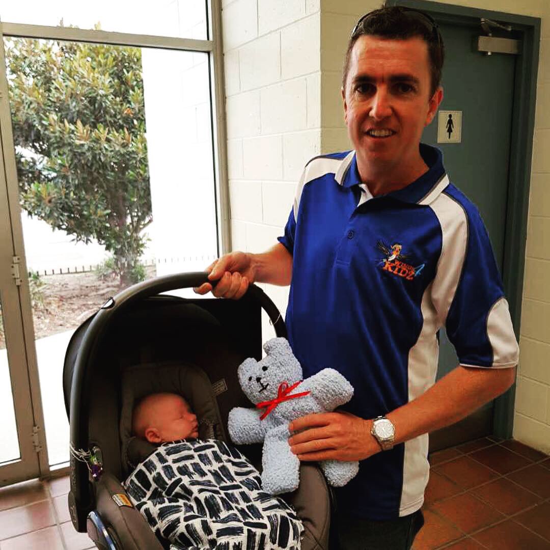 Wings4Kidz's tweet photo. We had some very precious cargo today. A beautiful 1 month old baby boy who has had to spend the first month of his life in hospital. We were able to make it a very quick day visit today for medical appointments for this family from Cobar who require regular trips #charity https://t.co/QlDoXN0jiD