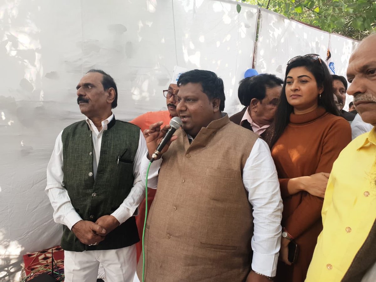 AAPDelhi's tweet photo. Min @ImranHussaain along with Chandni Chowk loksabha prabhari @pankajgupta and MLA @LambaAlka inagurated one more new AAP office at Basti har phool singh near Sadar Bazar thana, Ballimaran https://t.co/tF5bZ1MvEI