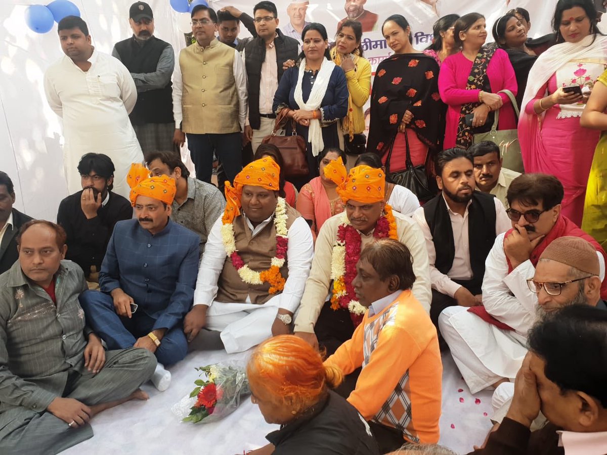 AAPDelhi's tweet photo. Min @ImranHussaain along with Chandni Chowk loksabha prabhari @pankajgupta and MLA @LambaAlka inagurated one more new AAP office at Basti har phool singh near Sadar Bazar thana, Ballimaran https://t.co/tF5bZ1MvEI