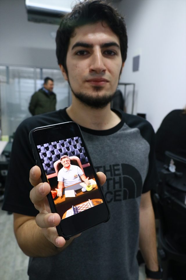 SportupTurkiye's tweet photo. https://t.co/XanuPey4W2

İzmir’de üniversite eğitimini sürdüren bir grup genç bu hasrete son verdi. Gençler Türk sporunun efsane isimlerinden Yılmaz Vural’ın kariyerini referans olarak olan bir menajerlik oyunu geliştirdiler. https://t.co/7VjI7n5CdE