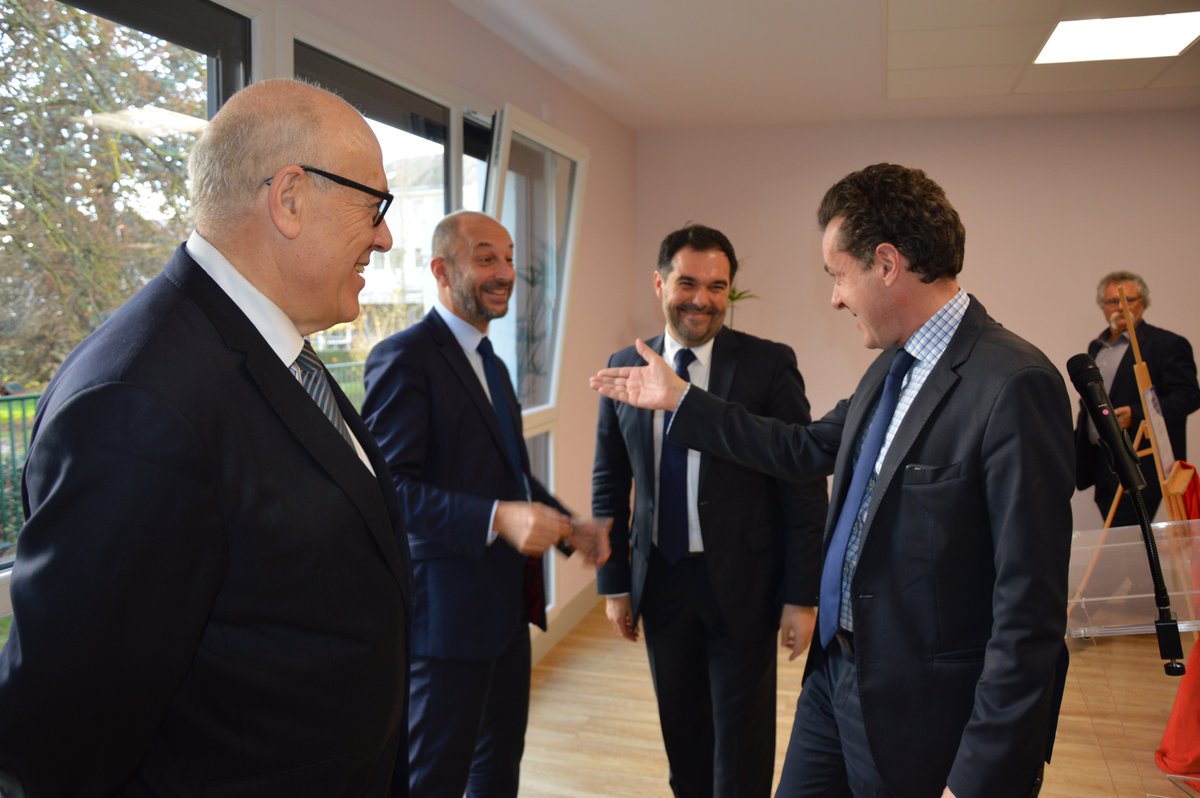 mfam4953's tweet photo. Hier, le site Anne Franck, accueillant l'EHPAD Les Noisetiers, le centre maternel L'îlot Famille et la micro-crèche Les Lucioles, a été inauguré en présence de @ThierryBeaudet @junique_s @ChristopheBechu @ChGillet49 @ars_pdl @caf49_actus @mfam4953 @PhilippeCotta @JHAJJAM @Angers https://t.co/2hLBAW7nB5