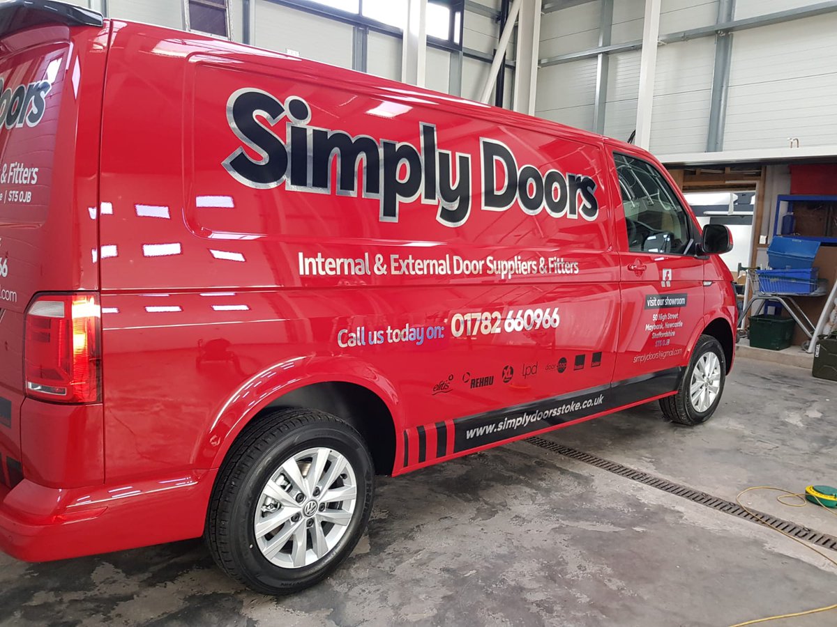 Creative_stoke's tweet photo. 🚪 ✅Simply doors suppliers and fitters New Van✅🚪

Black and chrome looking very effective with the red! 😍

Why not update your companies branding?
📞 Call us on 01782 214589
📧 Email at Derek@creativesignsstoke.co.uk | Nick@creativesignsstoke | George@creativesignsstoke.co.uk https://t.co/7FGuaXGeqL