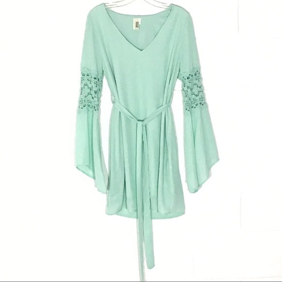 CoolKidzThings's tweet photo. So good I had to share! Check out all the items I'm loving on @Poshmarkapp from @elie_chriselie #poshmark #fashion #style #shopmycloset #heartsoul #francescascollections #aeropostale: https://t.co/RPyW8r639E https://t.co/pgf8X3HOS3