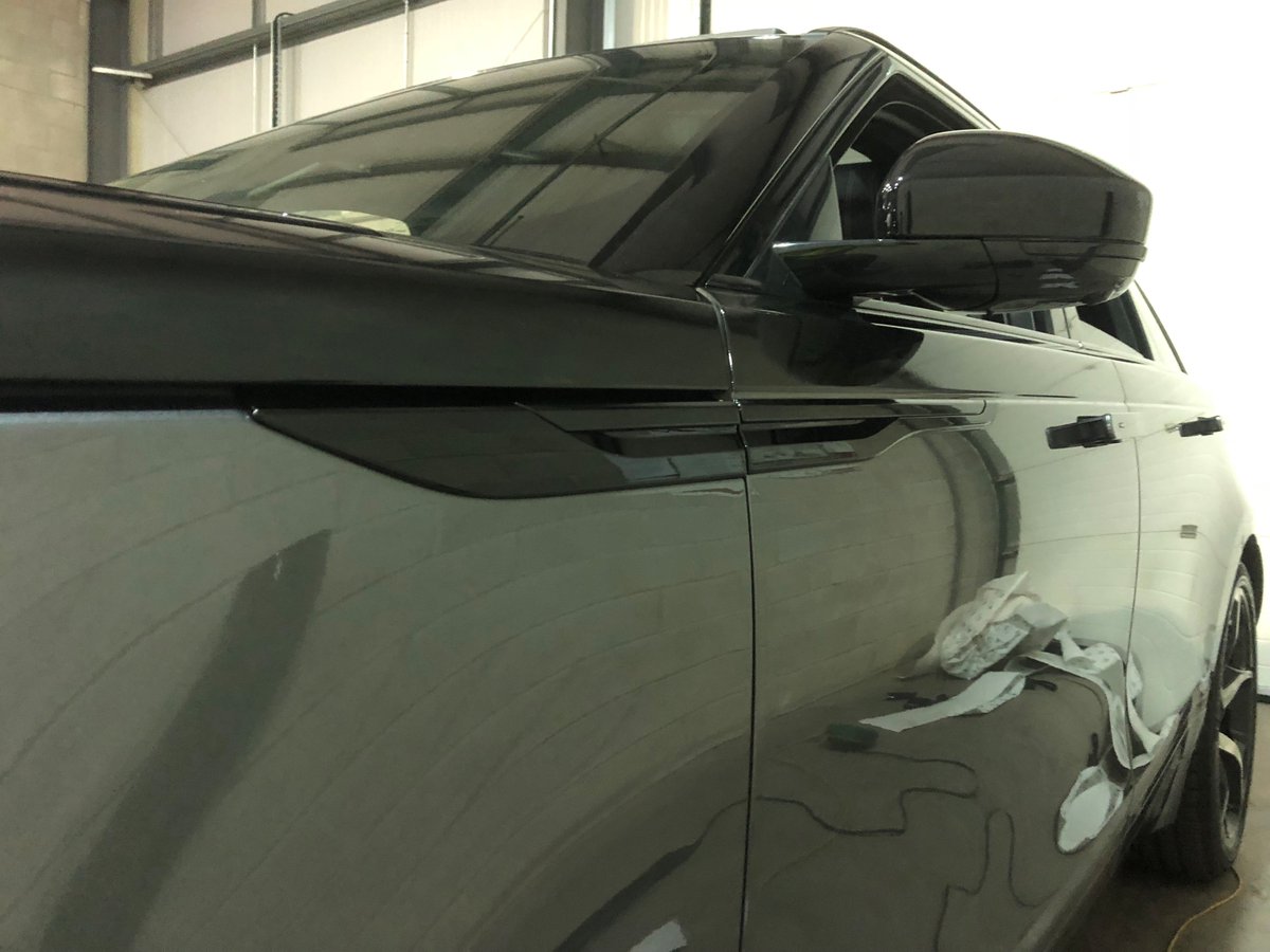 Creative_stoke's tweet photo. Part wrap ✅ On the new RANGE ROVER Velar.😁🤗

For all wrapping inquiries:

📞 Call on 01782 214589

📧 Email at Derek@creativesignsstoke.co.uk | Nick@creativesignsstoke | George@creativesignsstoke.co.uk

📍 Or drop in on us, we're at 58 North Road, ST6 2BZ https://t.co/30Qp3PcmI0