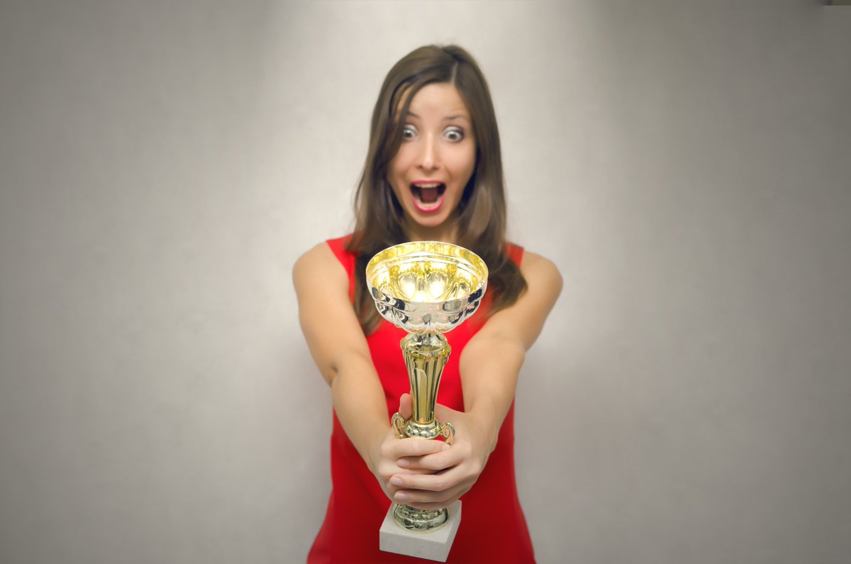 VeroniqueLelong's tweet photo. Derniers jours pour vous inscrire à la soirée de remise des Trophées Leadexport #cciinthdf à Arras ! https://t.co/RUEFWbVEix https://t.co/Gru1wnTdas