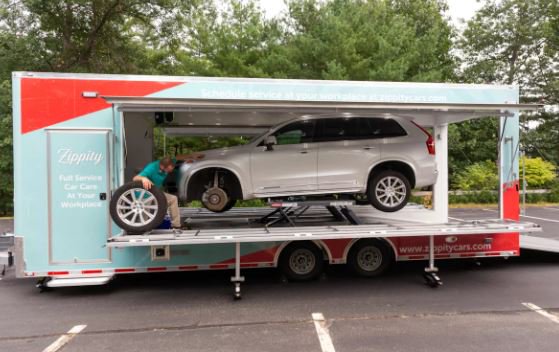 BrePWBZ's tweet photo. “No more Saturdays sitting in a dingy office wondering when your car is going to be ready." This weeks #PittsStop we're chatting w/locally based @zippitycars. Oil change, tire rotation & more done before you clock out at your job?! How it works here: https://t.co/BxnbltvUyp @wbz https://t.co/6ig22iNkBd