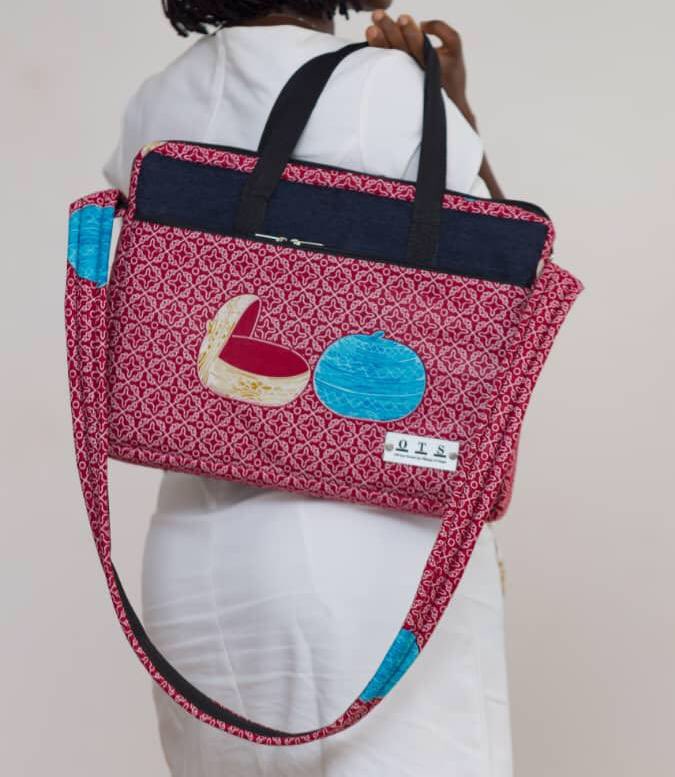 EricAsaawa's tweet photo. Beautifully and Passionately crafted! Really COOL PRICES; DM for yours now! #Ghanaian #LaptopBags #ConferenceBags
#Passion #Craft #OffTheStreet

@thenanaaba @Joselyn_Dumas @shattawalegh @manifestive @benkoku @johndumelo1 @TheSteveBruks @KathedralTurna https://t.co/7fbQ5w5xAZ
