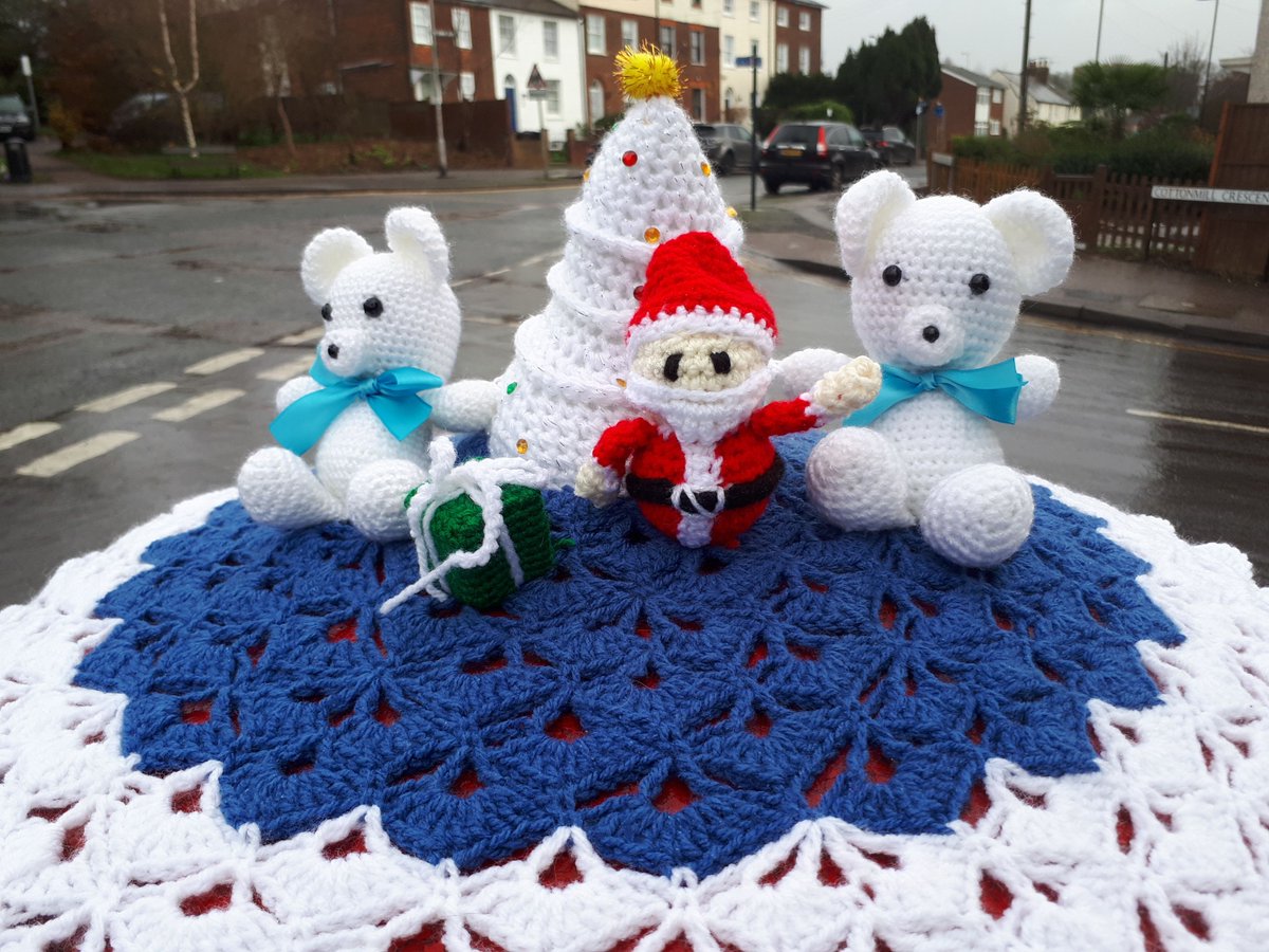 PlungeStAlbans's tweet photo. Morning!  Has anybody spotted the #PolarPost pics from our yarn bombing yesterday?  Do share any pics with us that you have taken in and around St Albans 

#YarnBombing #GuerillaKnitting #PolarPlunge #StAlbans https://t.co/HuSTlpbIfh