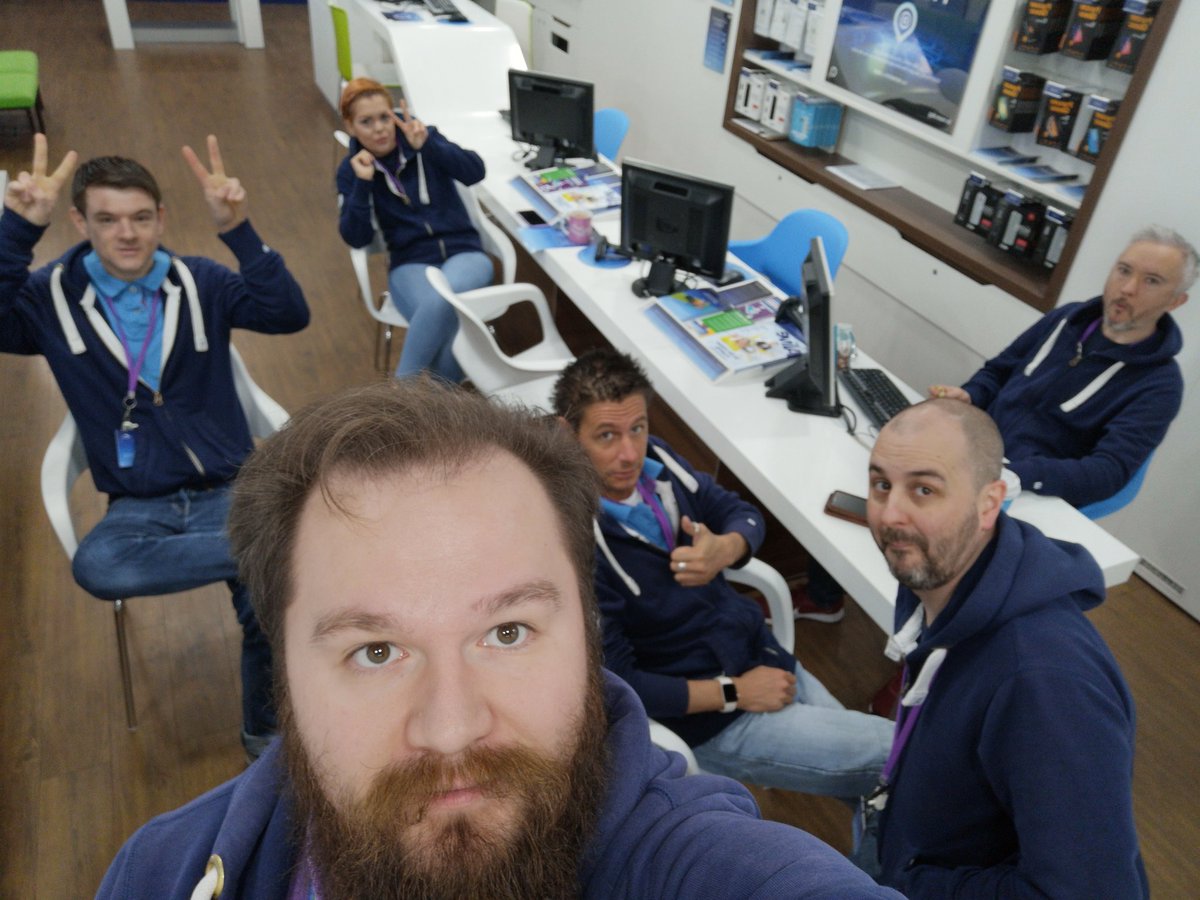 GuruBilly's tweet photo. Staff training on Smart watches and Fitbits today ๐ perfect #stockingfillers for #christmas! Pop into store for more info #o2cleveleys #midtraining #midcomms #TuesdayMotivation https://t.co/ztvZMwqNlq