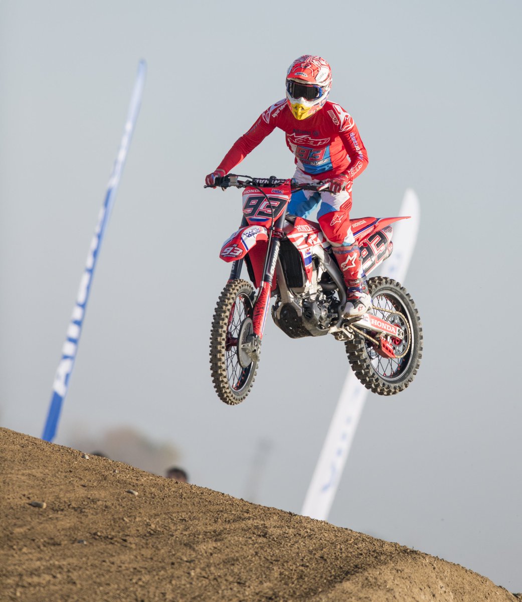 LapsForLife93's tweet image. Algunos de los mejores saltos del #AllianzMotorCamp18. Best jumps of the #AllianzMotorCamp18.