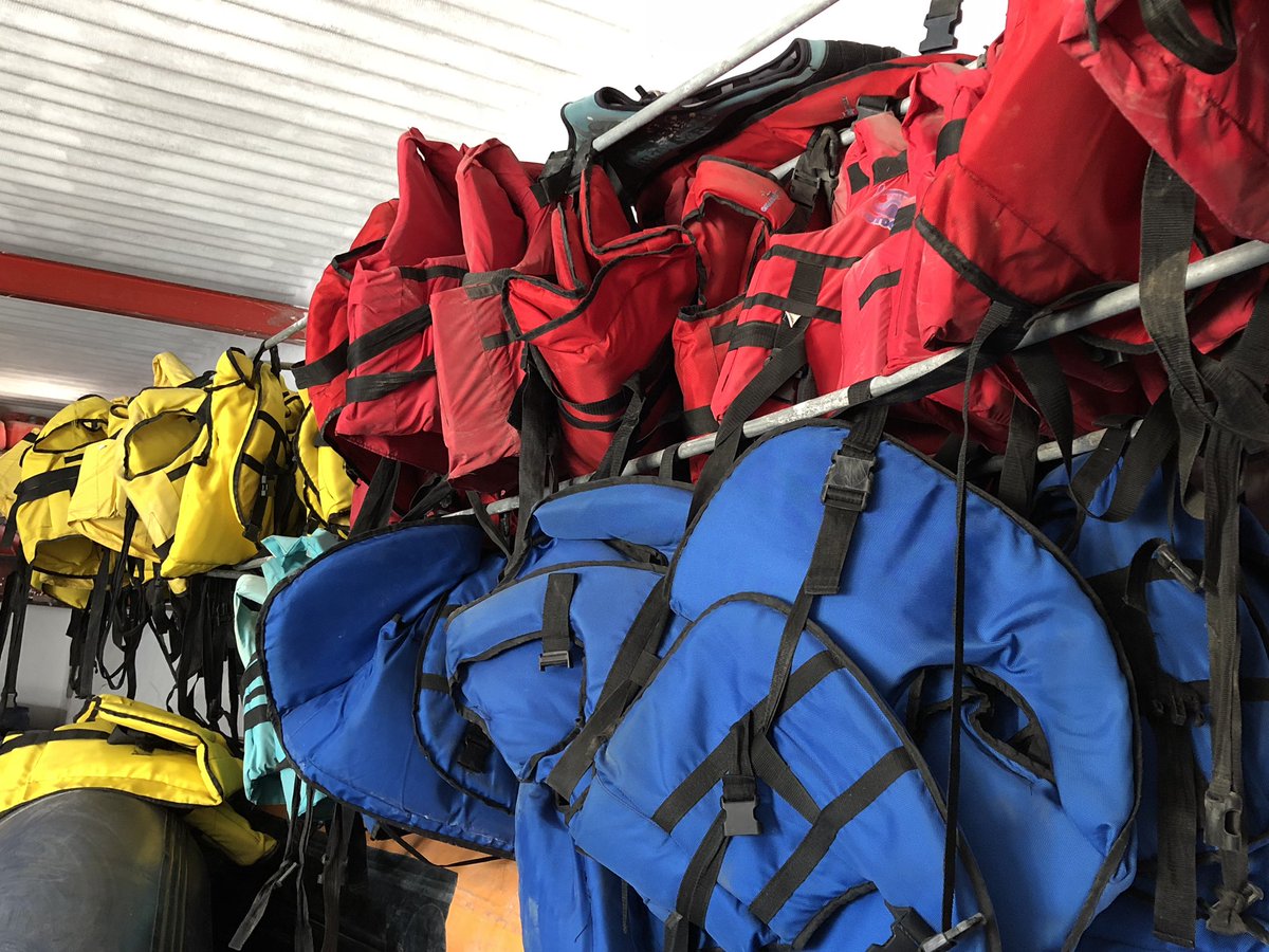 brandsynario's tweet photo. Life jackets are very important for those who do not know how to swim and even for those who claim to be swimmers. The sea water is different compared to a swimming pool and it is advised to ensure safety precautions beforehand.
#ADayWithPALS #Brandsynario #BS #Beach #Lifesaving https://t.co/OZdcpkj4dn