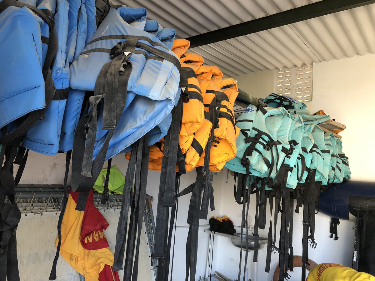 brandsynario's tweet photo. Life jackets are very important for those who do not know how to swim and even for those who claim to be swimmers. The sea water is different compared to a swimming pool and it is advised to ensure safety precautions beforehand.
#ADayWithPALS #Brandsynario #BS #Beach #Lifesaving https://t.co/OZdcpkj4dn